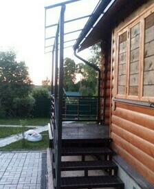 металлический каркас крыльца